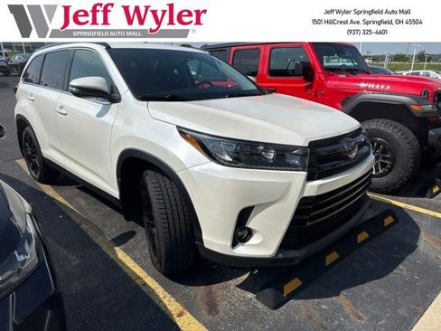 Used 2019 Toyota Highlander SE AWD/4WD image 1