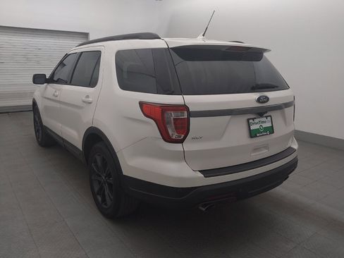 Used 2018 Ford Explorer XLT w/ Equipment Group 202A FWD image 5