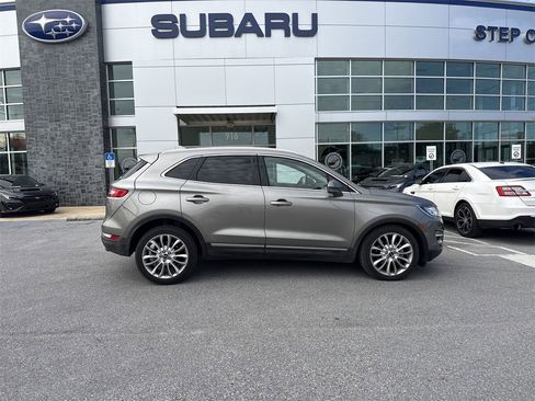 Used 2017 Lincoln MKC Reserve image 9