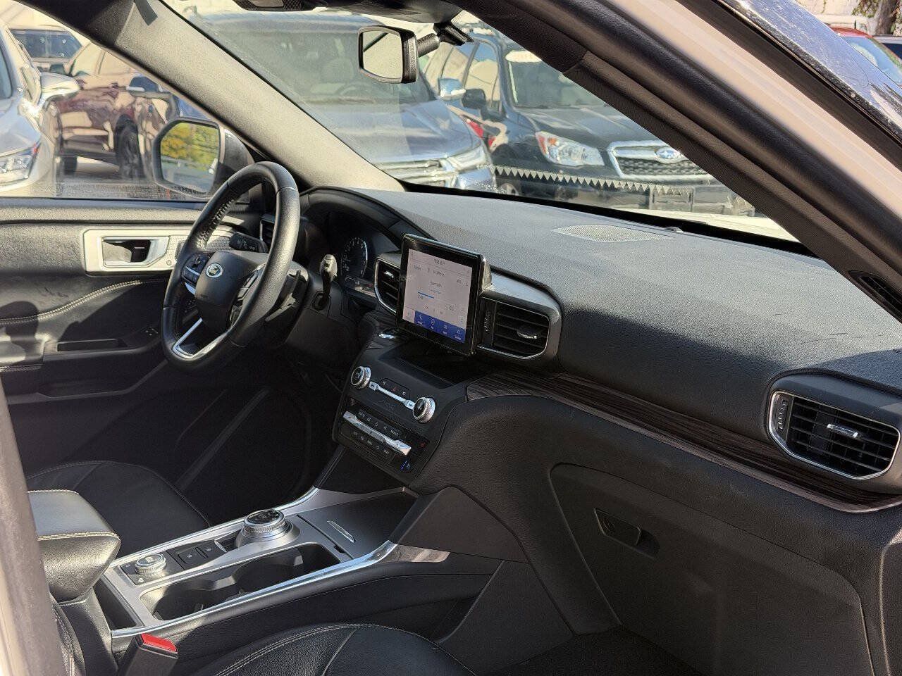 Used 2020 Ford Explorer Limited AWD/4WD image 10