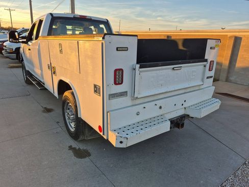 Used 2019 Ford F250 XL w/ XL Value Package image 4
