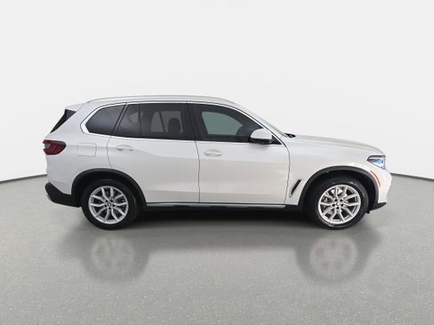 Used 2023 BMW X5 xDrive40i w/ Premium Package image 4