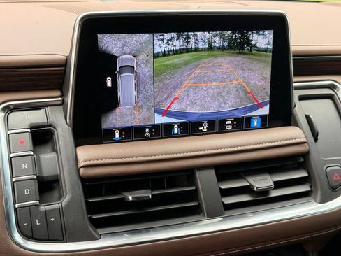 Used 2021 Chevrolet Tahoe High Country w/ Premium Package RWD image 18