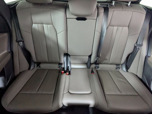 Certified 2025 Audi Q5 Premium Plus w/ Premium Plus AWD/4WD image 15