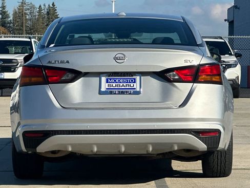 Used 2023 Nissan Altima 2.5 SV image 4