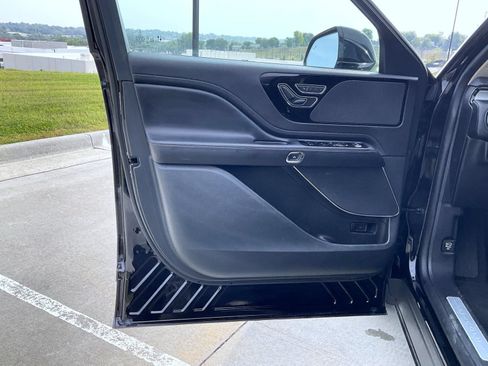 Certified 2023 Lincoln Aviator AWD image 10