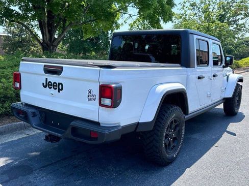 Used 2022 Jeep Gladiator Sport AWD/4WD image 7