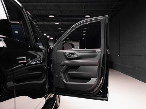 Used 2024 Chevrolet Suburban RST w/ Luxury Package image 54