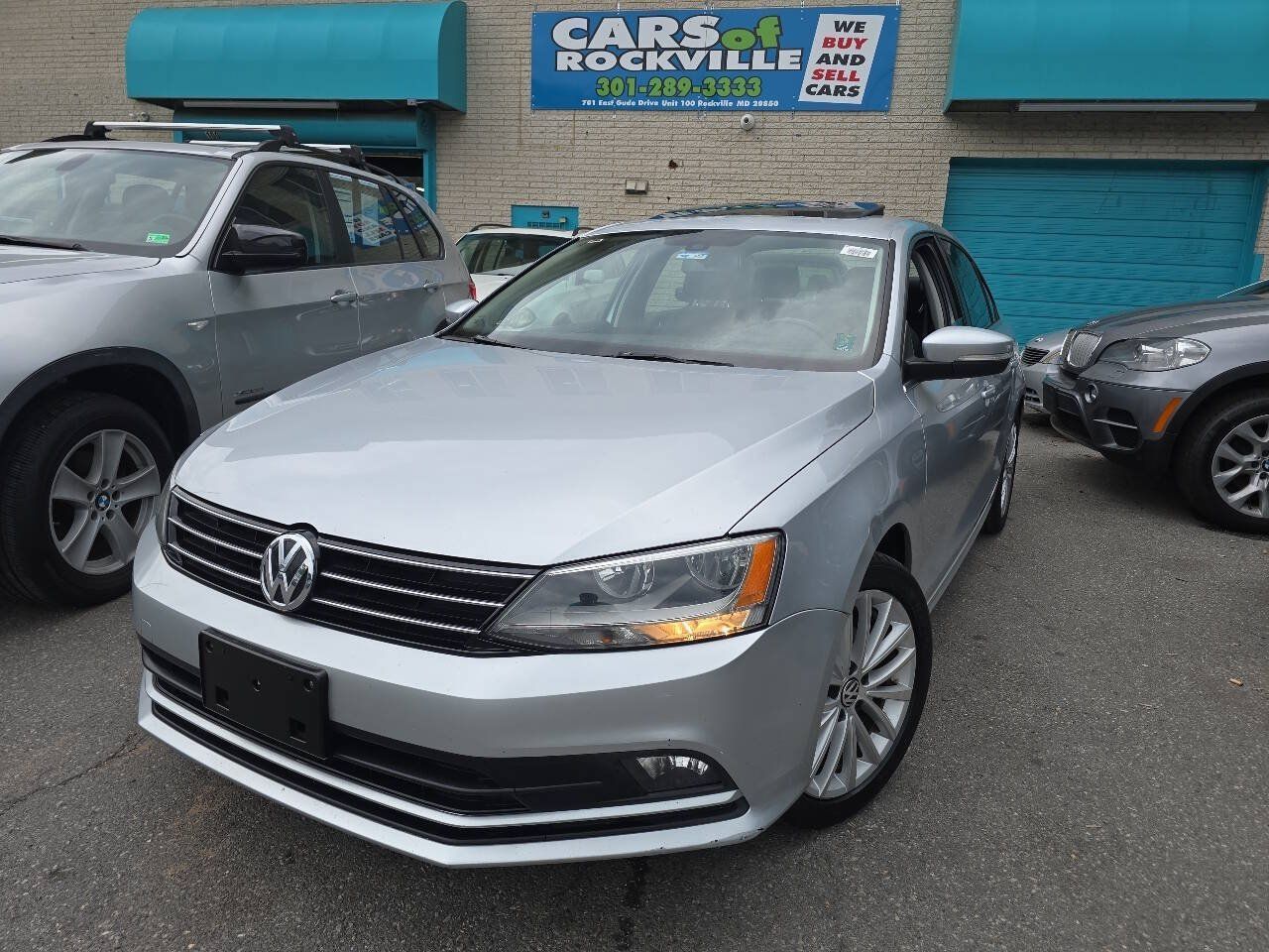 Used 2016 Volkswagen Jetta SEL FWD image 2
