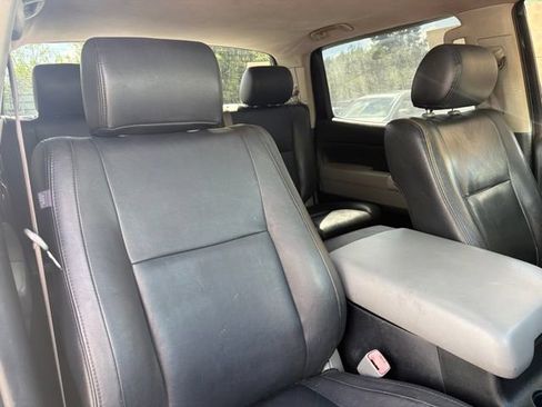 Used 2008 Toyota Tundra 4x4 CrewMax image 28