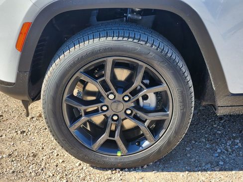 New 2025 Jeep Grand Cherokee L Limited image 7