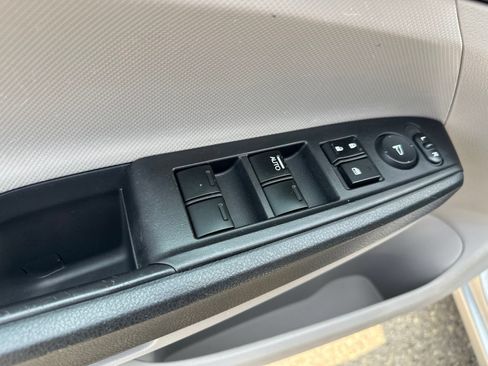 Used 2012 Honda Accord LX image 17