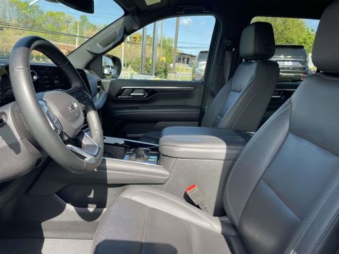 Used 2025 Chevrolet Tahoe Z71 image 17