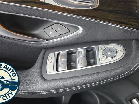 Used 2016 Mercedes-Benz GLC 300 4MATIC w/ Multimedia Package image 24