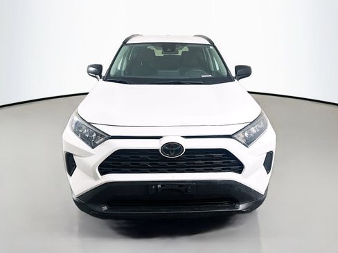 Used 2021 Toyota RAV4 LE AWD/4WD image 2