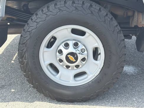 Used 2024 Chevrolet Silverado 2500 W/T RWD image 17