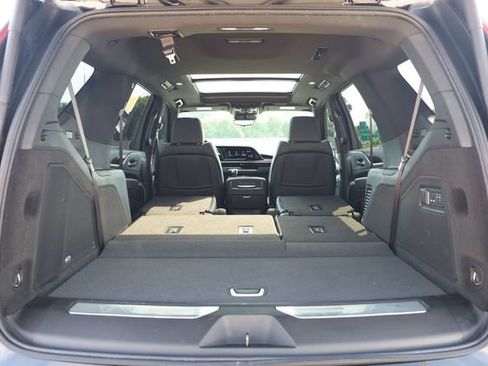 Used 2023 Cadillac Escalade Premium Luxury AWD/4WD image 25