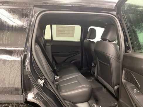 Used 2026 Jeep Cherokee Limited AWD/4WD image 24