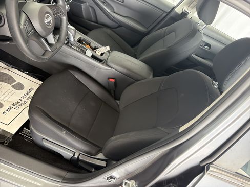 Used 2025 Nissan Sentra S FWD image 7