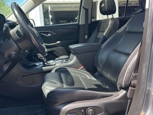 Used 2021 Chevrolet Traverse High Country AWD/4WD image 41