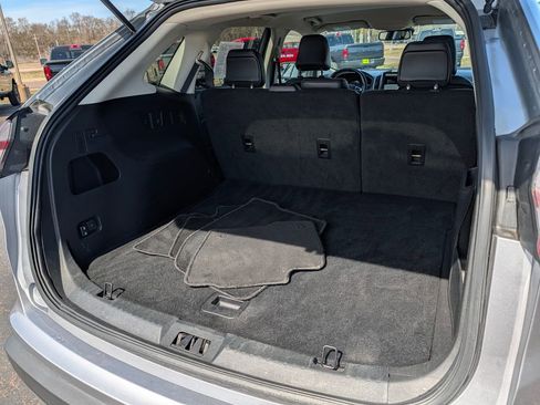 Used 2024 Ford Edge SEL image 16