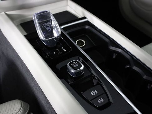 New 2026 Volvo XC60 T8 Ultra w/ Protection Package Premier AWD/4WD image 7