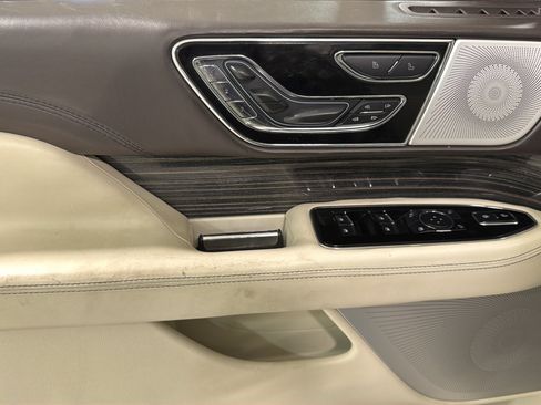 Used 2023 Lincoln Navigator L Black Label AWD/4WD image 11