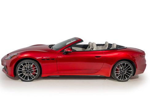 Used 2024 Maserati GranCabrio Trofeo image 14