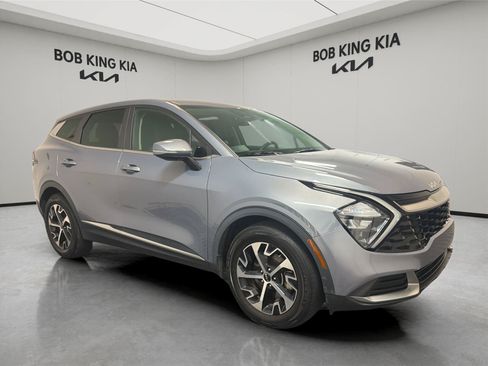 Used 2023 Kia Sportage EX FWD image 7