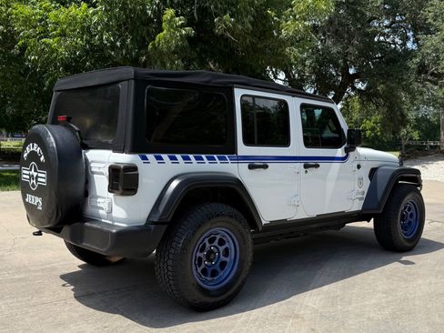 Used 2018 Jeep Wrangler Unlimited Sport AWD/4WD image 16