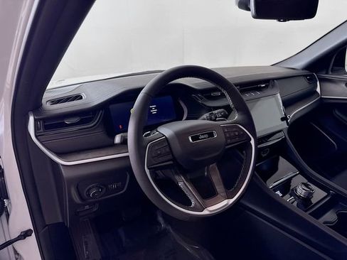 New 2026 Jeep Grand Cherokee Limited AWD/4WD image 9