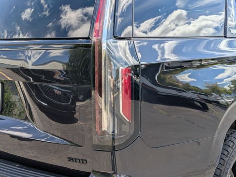 Used 2022 Cadillac Escalade Sport Platinum w/ LPO, ONYX Package AWD/4WD image 11
