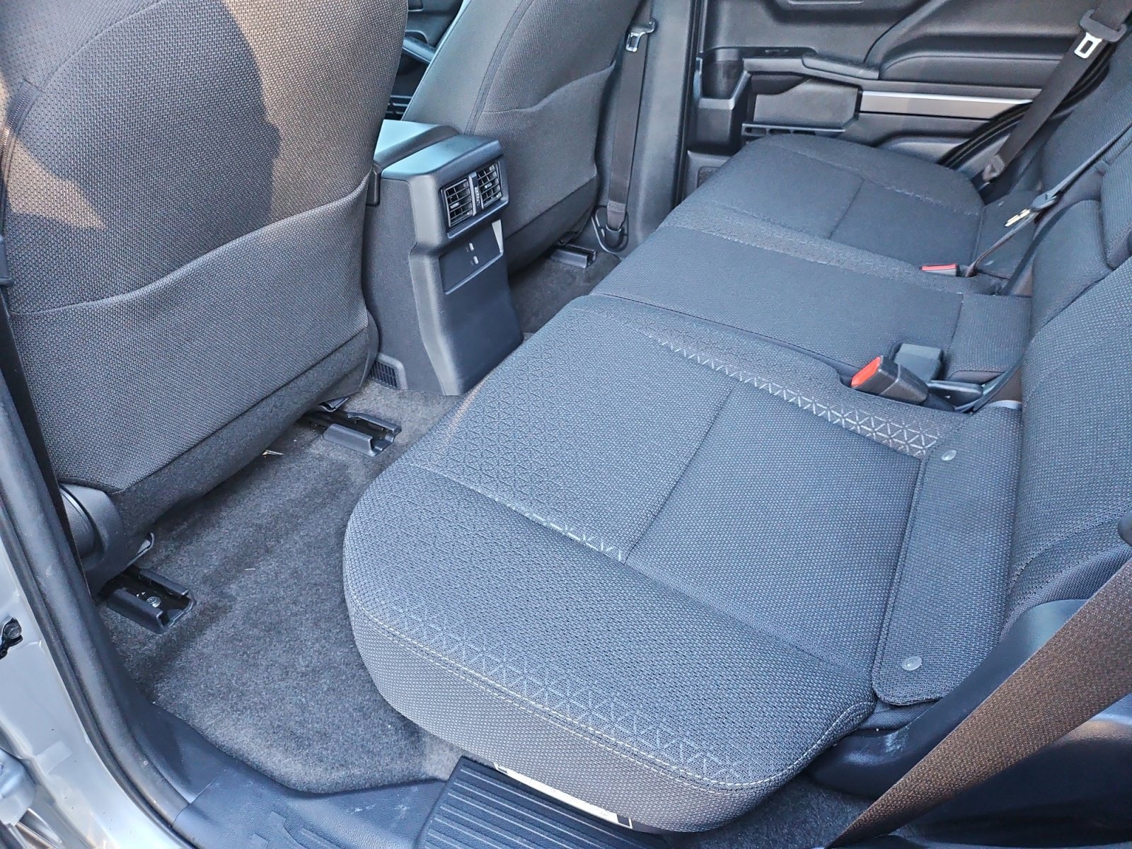Used 2025 Toyota 4Runner SR5 AWD/4WD image 30