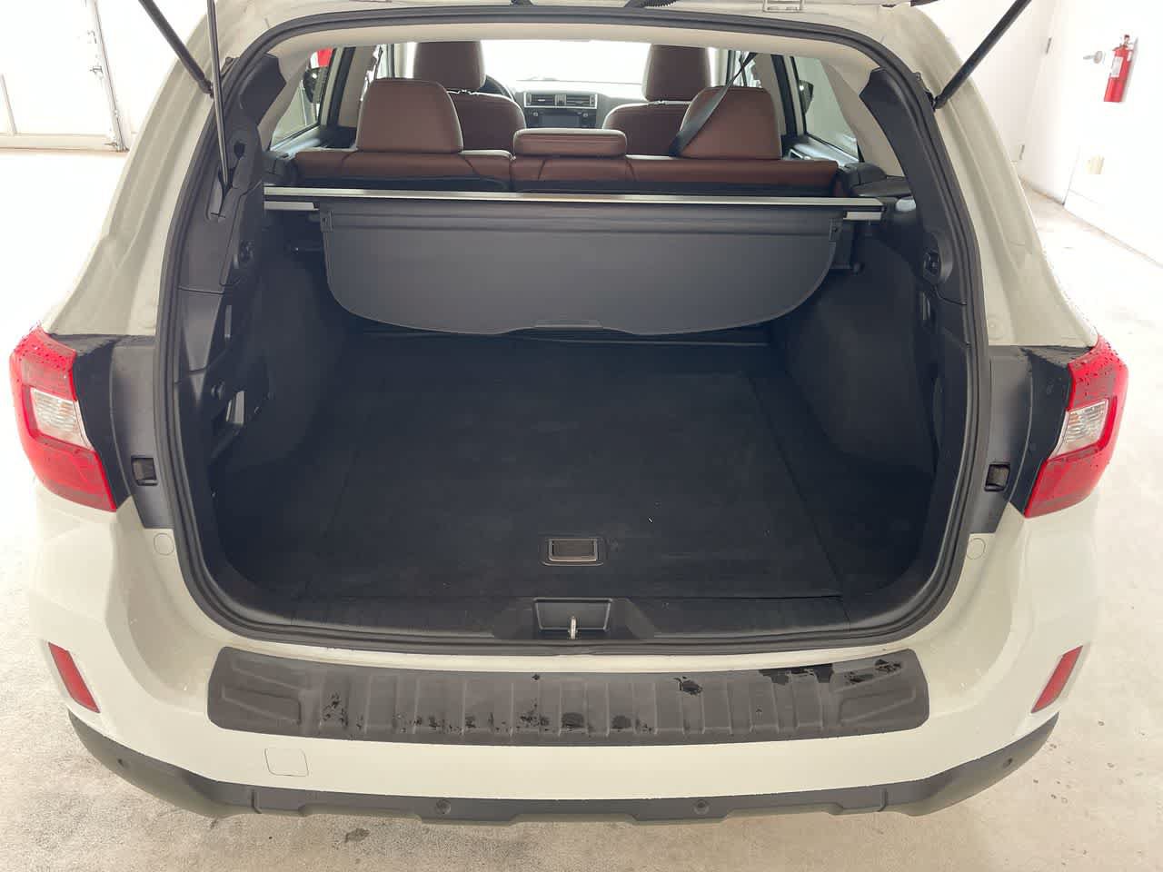 Used 2017 Subaru Outback 3.6R Touring AWD/4WD image 24