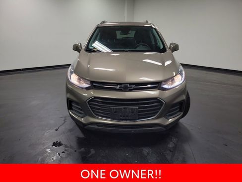 Used 2021 Chevrolet Trax LT w/ Sport Edition image 3