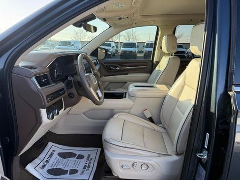 Used 2021 GMC Yukon Denali w/ Denali Premium Package image 24