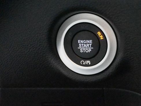 New 2026 Chrysler Voyager LX image 18