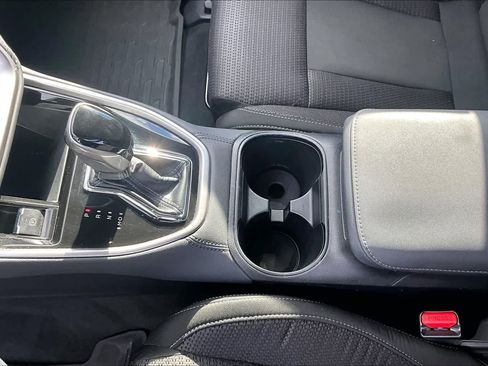 Used 2023 Subaru Outback Premium image 17