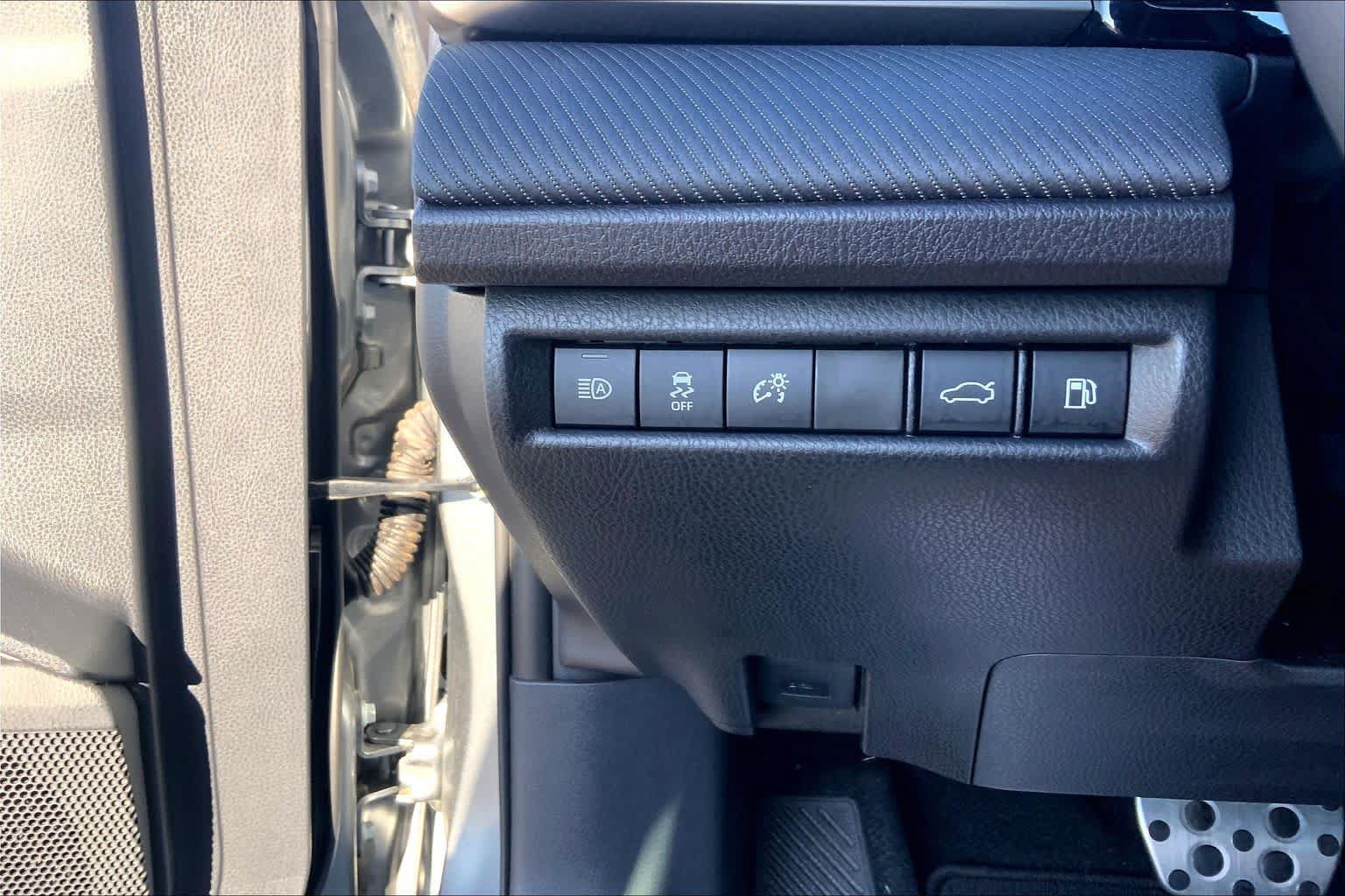 Certified 2026 Toyota Camry SE w/ Convenience Package FWD image 36