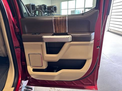 Used 2019 Ford F150 Lariat w/ Equipment Group 502A Luxury AWD/4WD image 29
