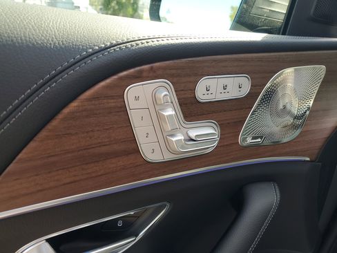 New 2026 Mercedes-Benz GLS 580 4MATIC image 20