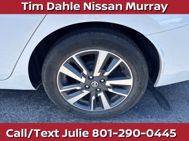 Used 2022 Nissan Versa SV FWD image 16