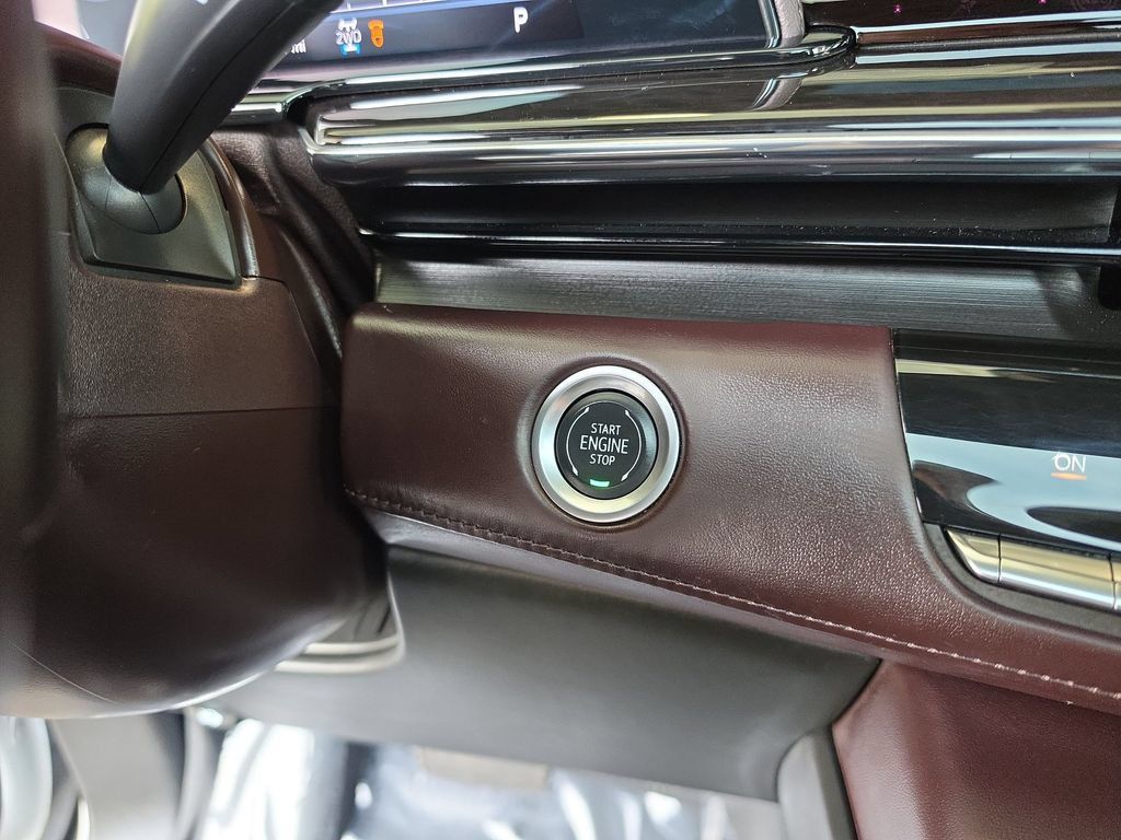 Certified 2024 Cadillac Escalade Sport Platinum w/ Heavy-Duty Trailer Package AWD/4WD image 20