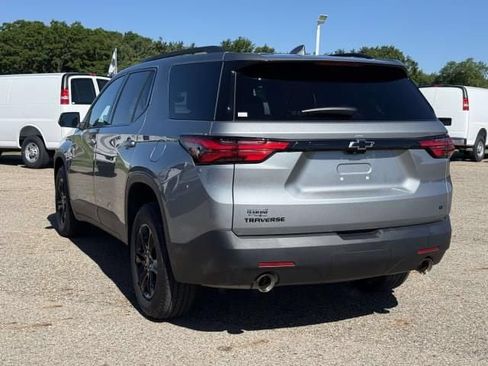 Used 2023 Chevrolet Traverse LT FWD image 6