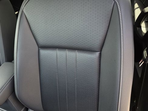 Used 2022 Volkswagen Tiguan SE AWD/4WD image 15
