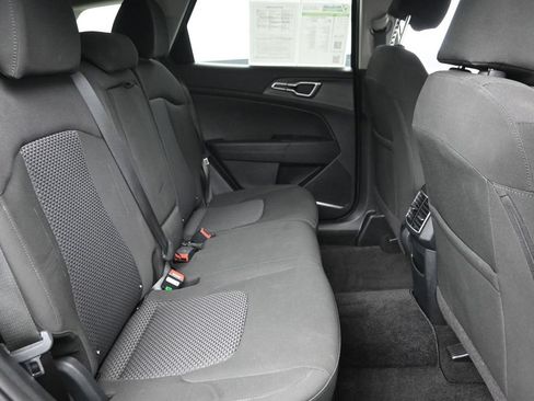 Used 2025 Kia Sportage LX AWD/4WD image 10