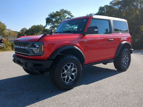 Certified 2023 Ford Bronco Badlands image 6