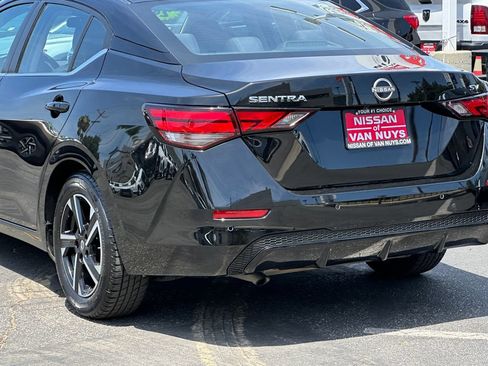 Used 2024 Nissan Sentra SV FWD image 5