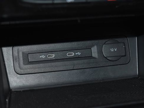 Used 2023 Volkswagen Atlas Cross Sport SE w/ Panoramic Sunroof Package image 16