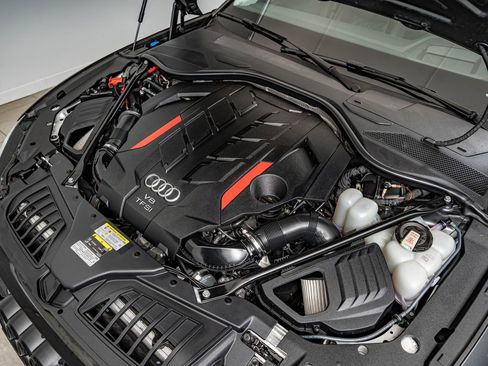 Used 2022 Audi S8 AWD/4WD image 41